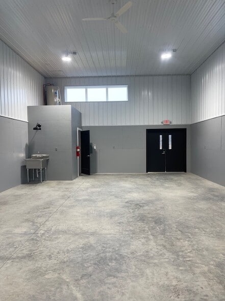 More Photos Of 25 Industrial Tract, Hudson Warehouse For Lease