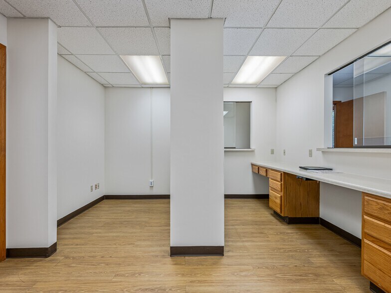 More Photos Of 6 Brooklet St, Asheville Medical For Lease