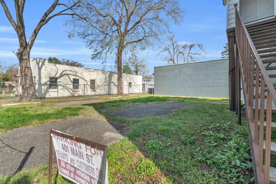 More Photos Of 401 E Main St, Humble Office For Sale