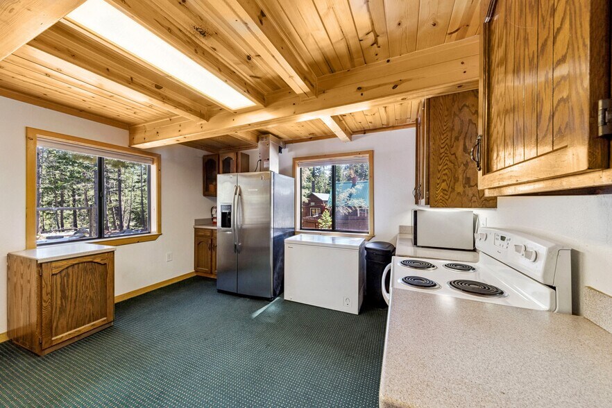 More Photos Of 804 Hwy 50, South Lake Tahoe Lodge Meeting Hall For Sale