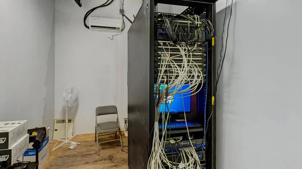 More Photos Of 5 Longevity Dr, Henderson Research And Development For Sale