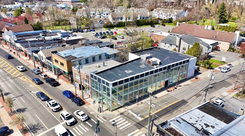 More Photos Of 115 E Main St, Smithtown Storefront For Lease