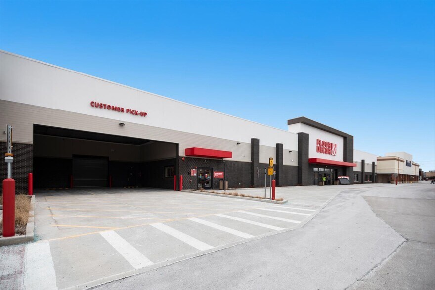 More Photos Of 110 S Waukegan Rd, Deerfield Restaurant For Sale