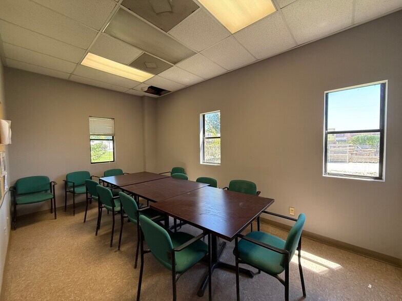 More Photos Of 7377 Peppermill Ln, North Charleston Warehouse For Lease