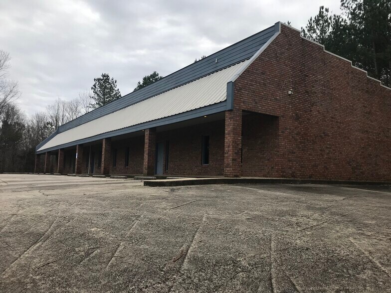 More Photos Of 232-236 Industrial Park Dr, Commerce Office For Lease