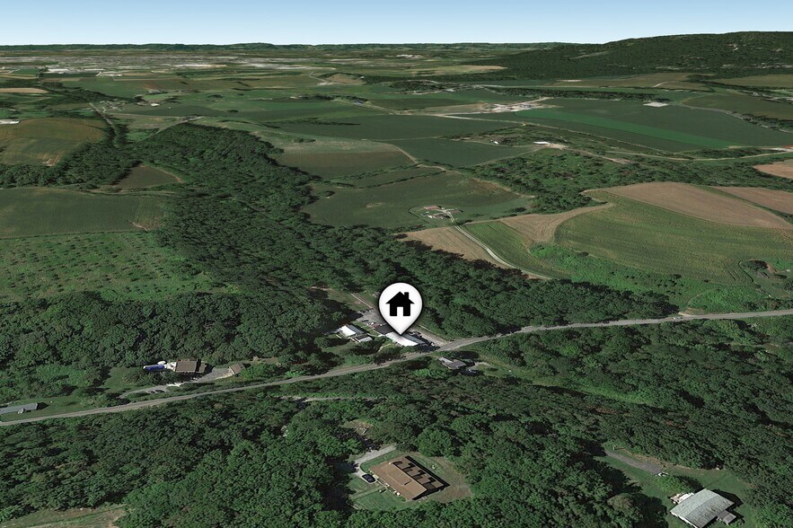 More Photos Of 862 Iron Ridge Rd, Spring Grove Apartments For Sale