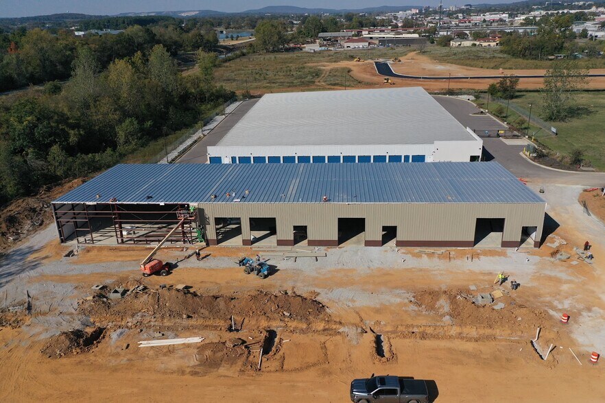 Primary Photo Of 3216 Leeman Ferry Rd SW, Huntsville Flex For Lease