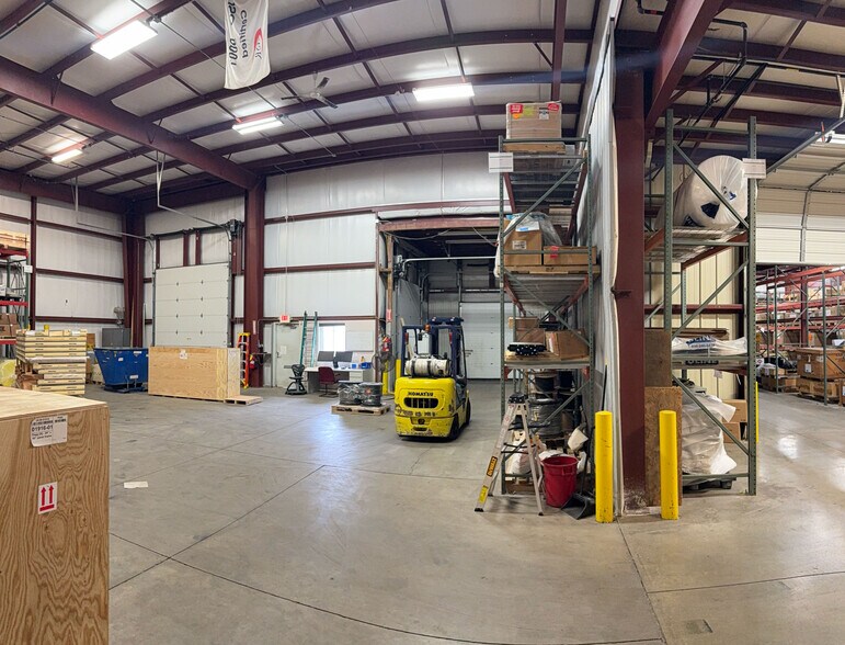 More Photos Of 3919 N Greenbrooke Dr SE, Grand Rapids Manufacturing For Sale