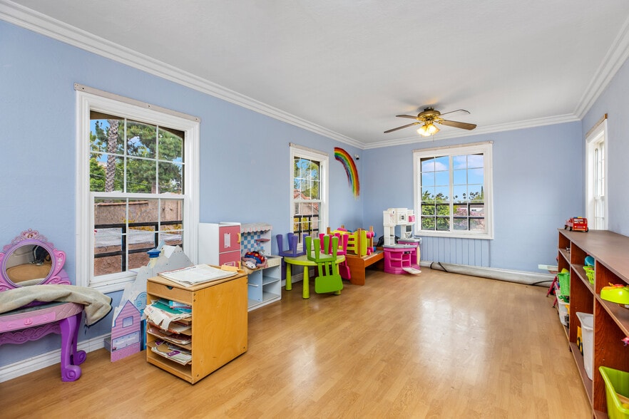 More Photos Of 632 W Stocker St, Glendale Religious Facility For Sale