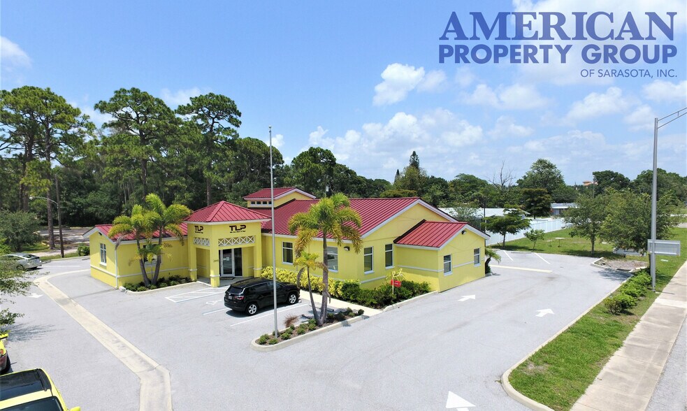 2445 Fruitville Rd  