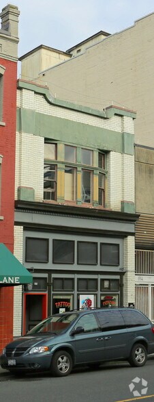 More Photos Of 910 Gordon St, Victoria Storefront Retail Office For Lease