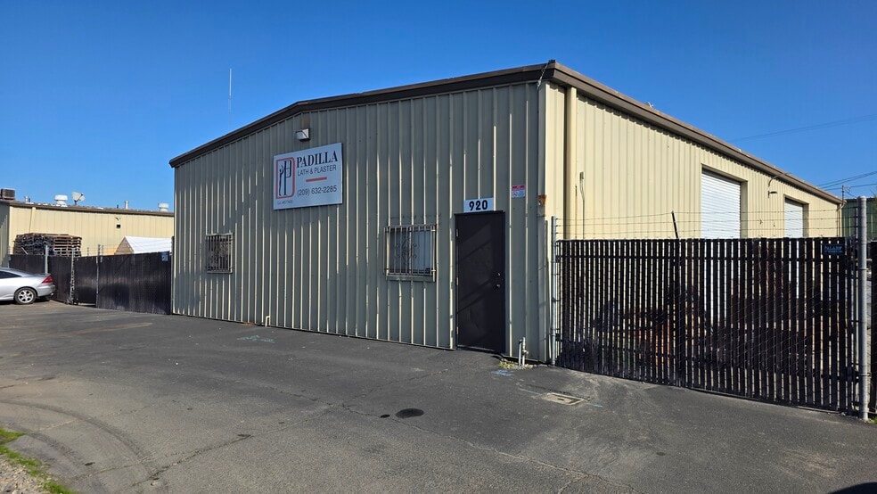 Primary Photo Of 900-986 W Glenwood Ave, Turlock Warehouse For Lease