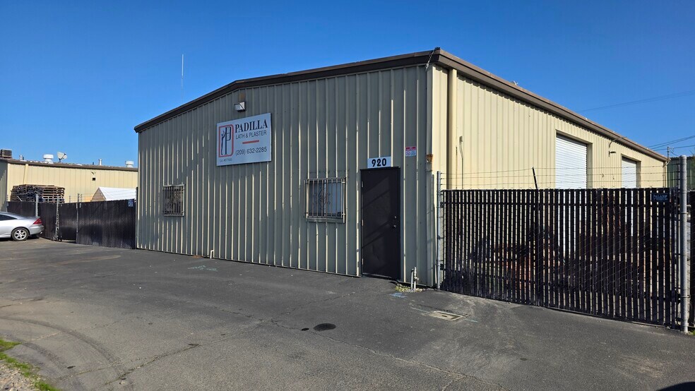 More Photos Of 900-986 W Glenwood Ave, Turlock Warehouse For Lease