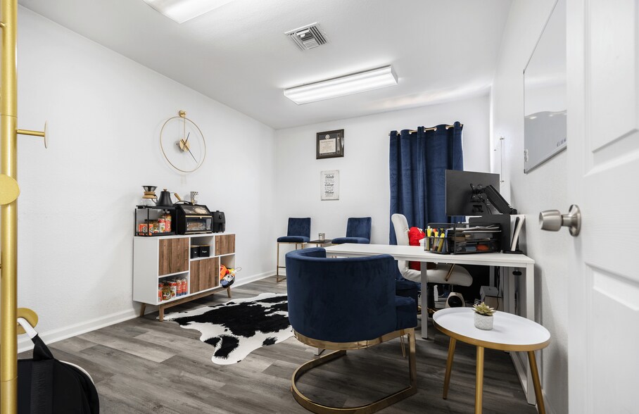 More Photos Of 5415 Lost Ln, San Antonio Medical For Sale