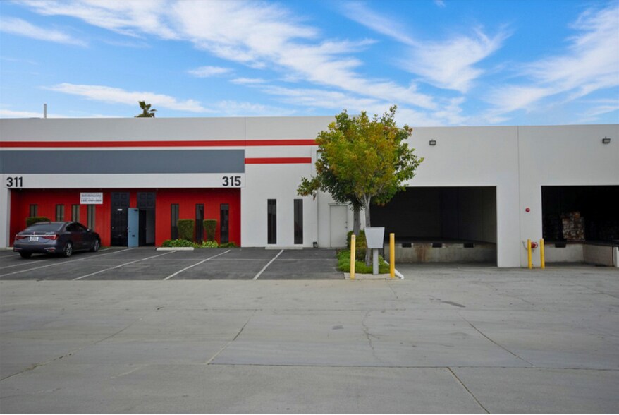 More Photos Of 241-317 E Redondo Beach Blvd, Gardena Unknown For Lease