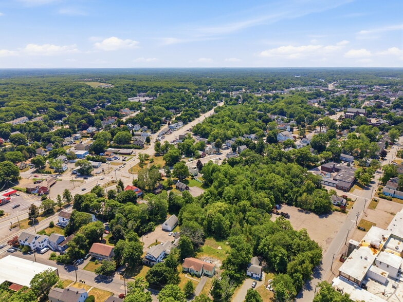 More Photos Of 335 N Washington St, North Attleboro Bar For Sale