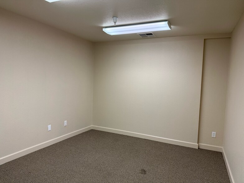 More Photos Of 4825 Stratos Way, Modesto Warehouse For Lease