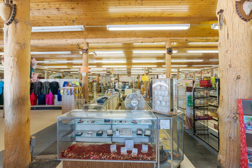 More Photos Of 10652 US Highway 189, Big Piney Freestanding For Sale
