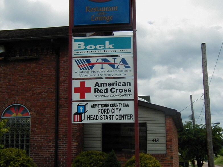 More Photos Of 418 3rd Ave, Ford City Light Distribution For Lease