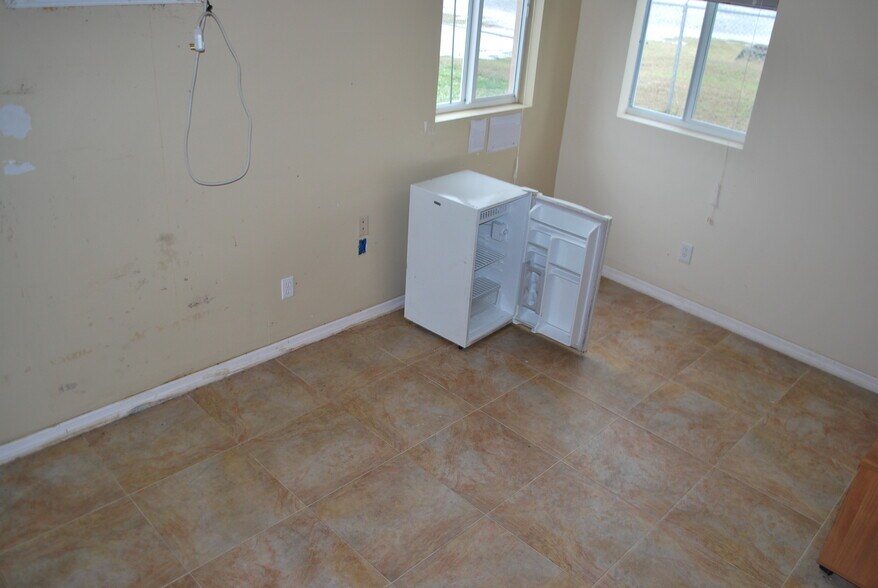 More Photos Of 1309 W Frangipani Cir, Lake Worth Specialty For Sale