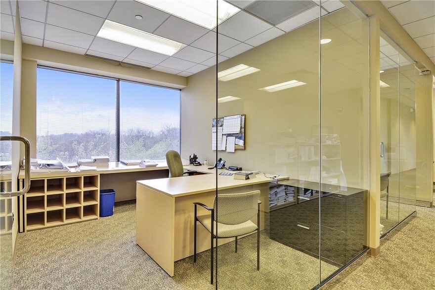 More Photos Of 804 W Diamond Ave, Gaithersburg Unknown For Lease