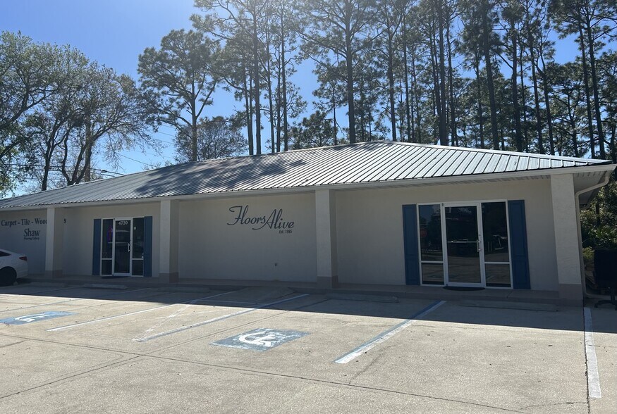 More Photos Of 4720 E Moody Blvd, Bunnell Freestanding For Sale