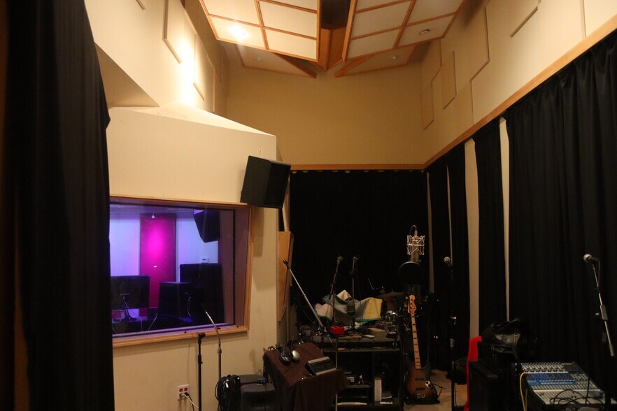 More Photos Of 7180-7194 SW 47th St, Miami Service For Sale