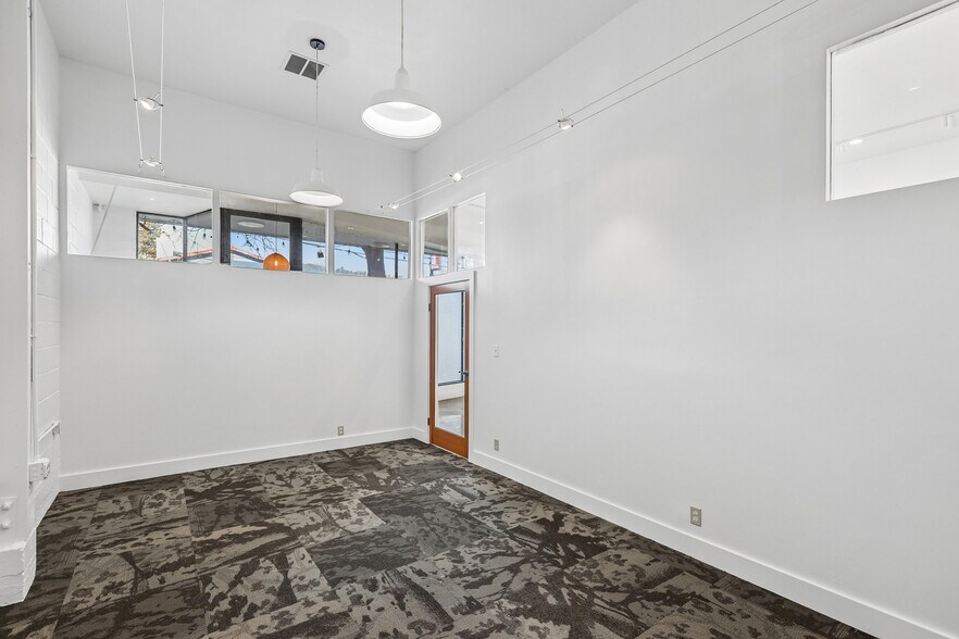 More Photos Of 3235 Macarthur Blvd, Oakland Warehouse For Sale