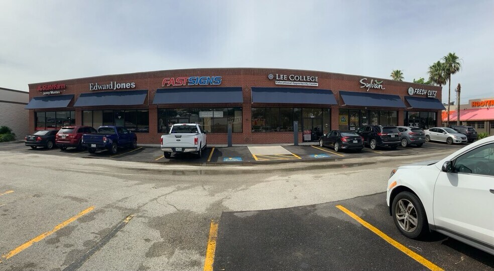 More Photos Of 1496 San Jacinto Mall, Baytown Unknown For Lease