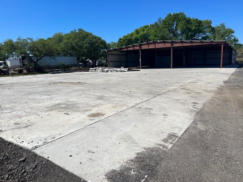 More Photos Of 2102 Orient Rd, Tampa Warehouse For Sale