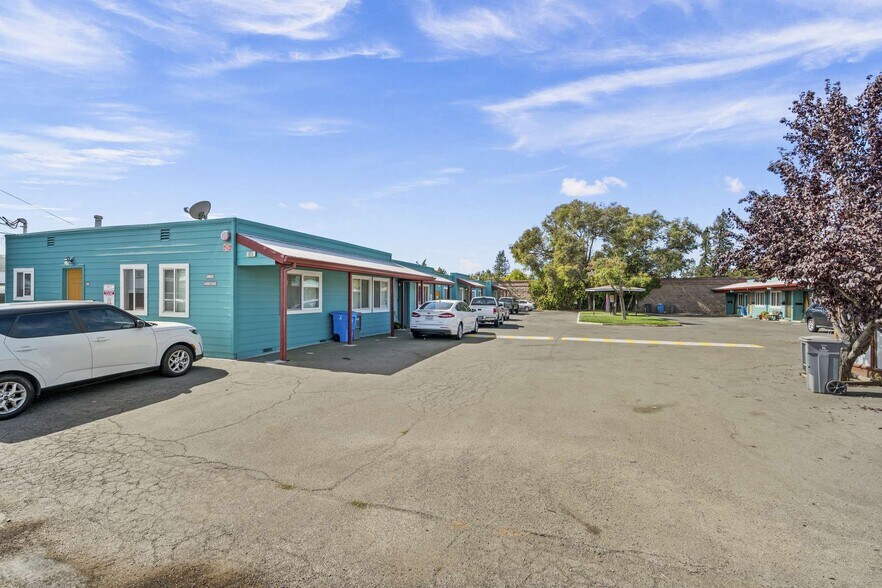 More Photos Of 1015 S A St, Santa Rosa Apartments For Sale