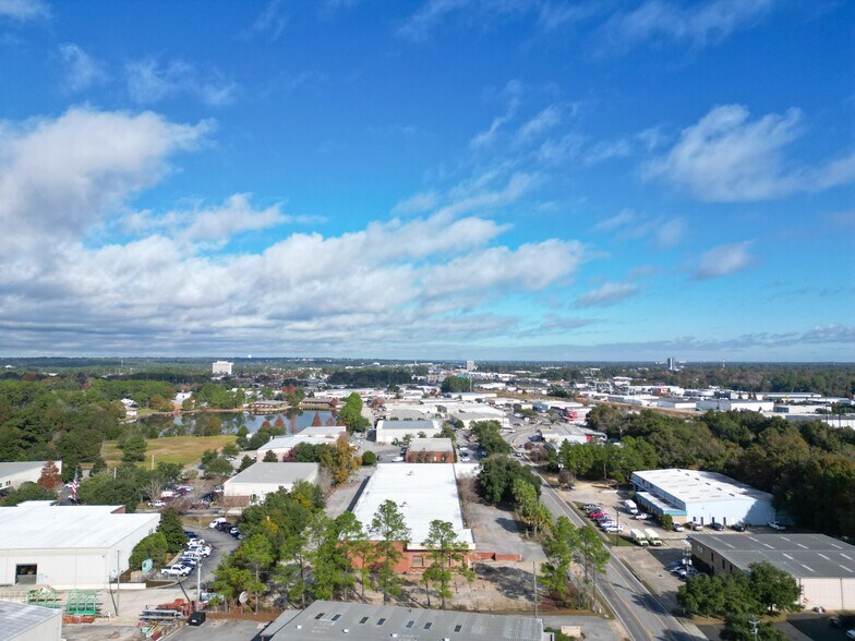 More Photos Of 840 Lakeside Dr, Mobile Warehouse For Lease