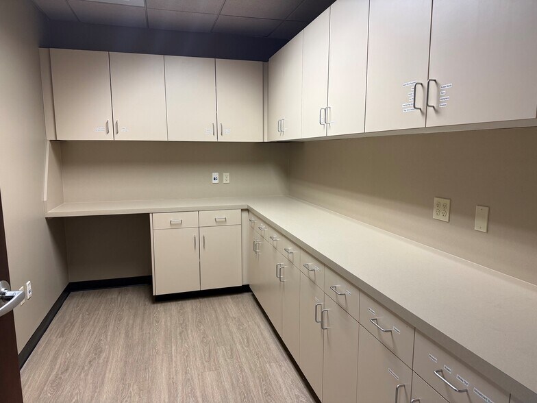 More Photos Of 2273 NW Professional Dr, Corvallis Office For Lease