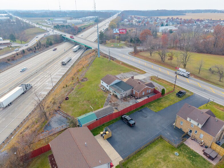 More Photos Of 4422 Hillegas Rd, Fort Wayne Flex For Sale