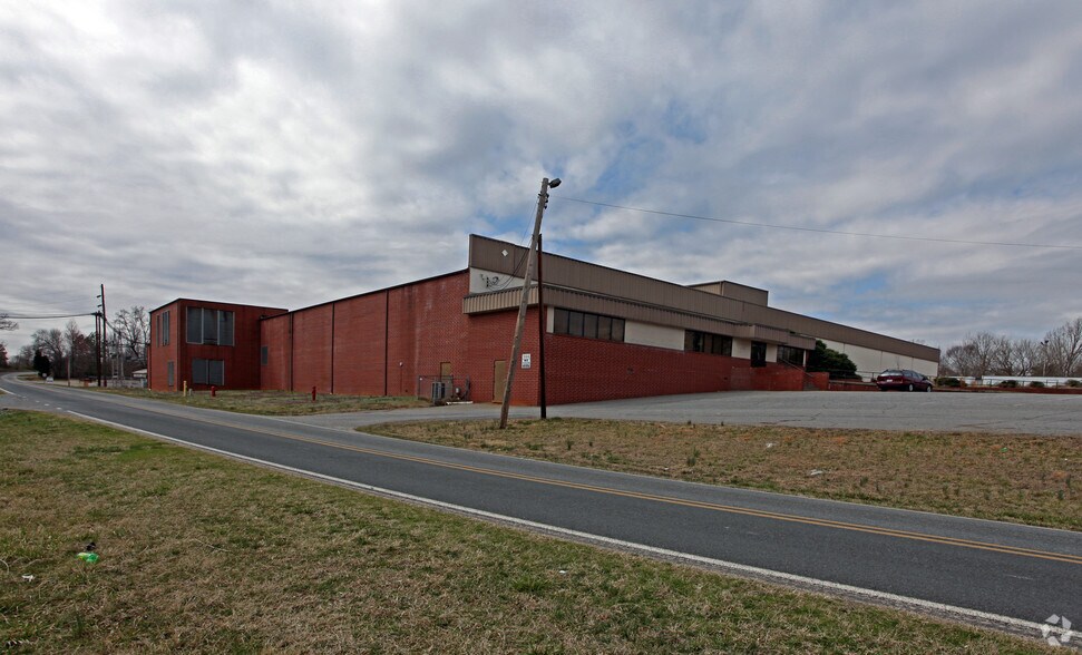 More Photos Of 564 S Grove Street Ext, Lincolnton Manufacturing For Sale