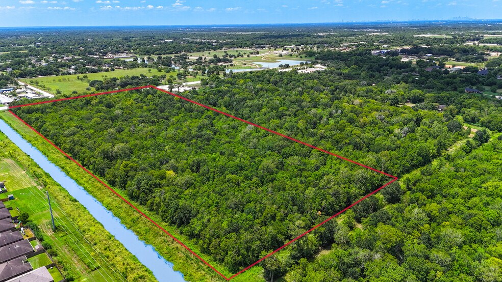 More Photos Of 0 Hwy 35 - CR 133 - 19.07ac, Alvin Land For Sale