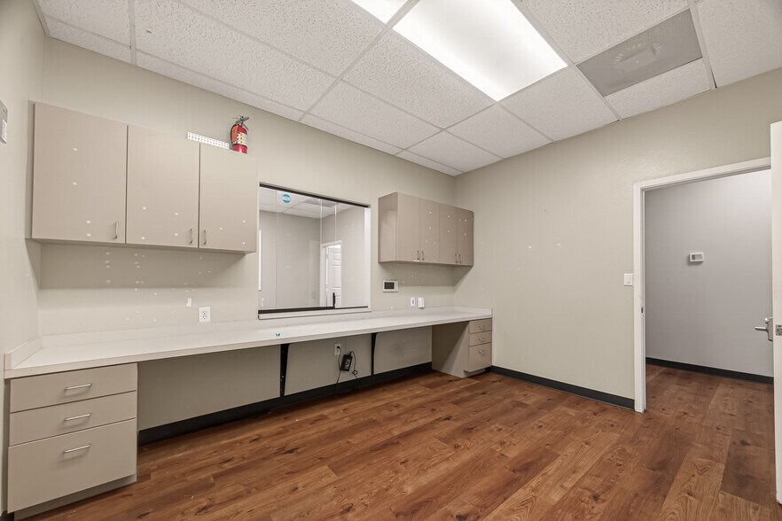 More Photos Of 2223 Dorrington St, Houston Medical For Lease