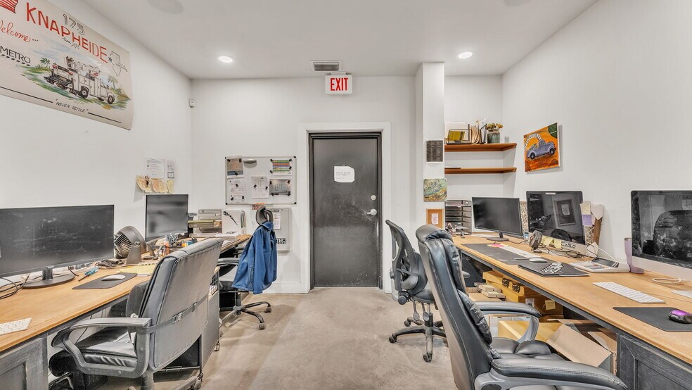 More Photos Of 705 Jerry Smith Rd, Dover Light Manufacturing For Sale