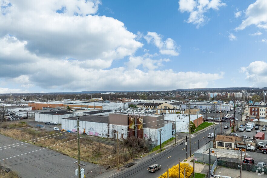 More Photos Of 344 Nye Ave, Irvington Warehouse For Lease