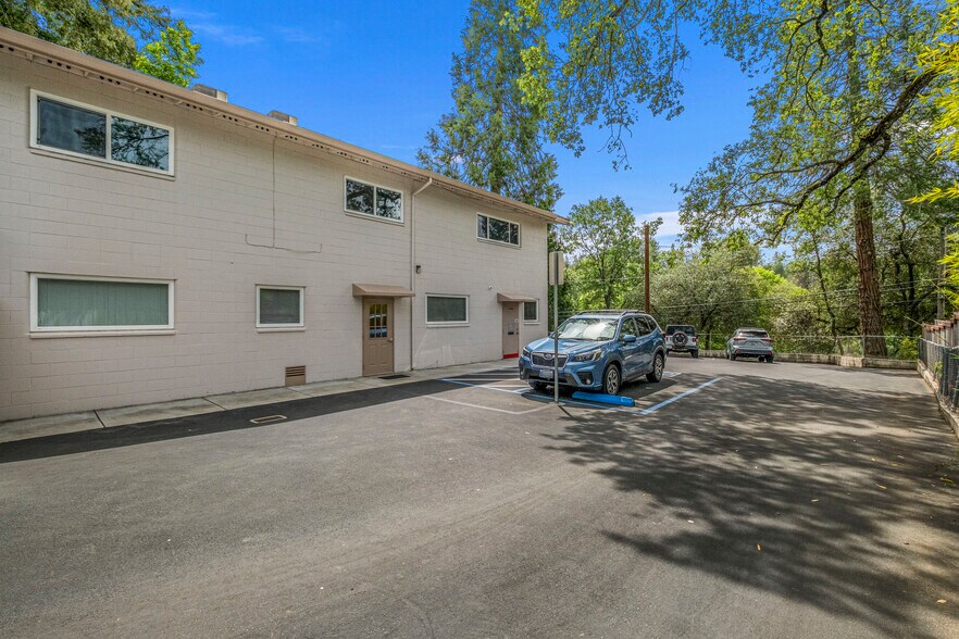 More Photos Of 1024 Simon Dr, Placerville Office For Sale
