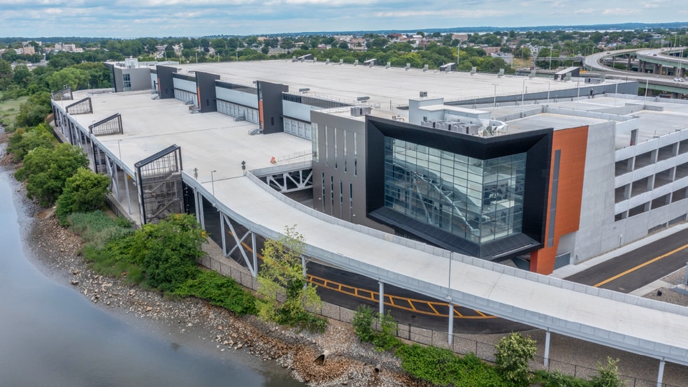 Primary Photo Of 2505 Bruckner Blvd, Bronx Warehouse For Lease