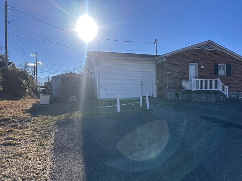 More Photos Of 346 Rural Acres Dr, Beckley Showroom For Sale