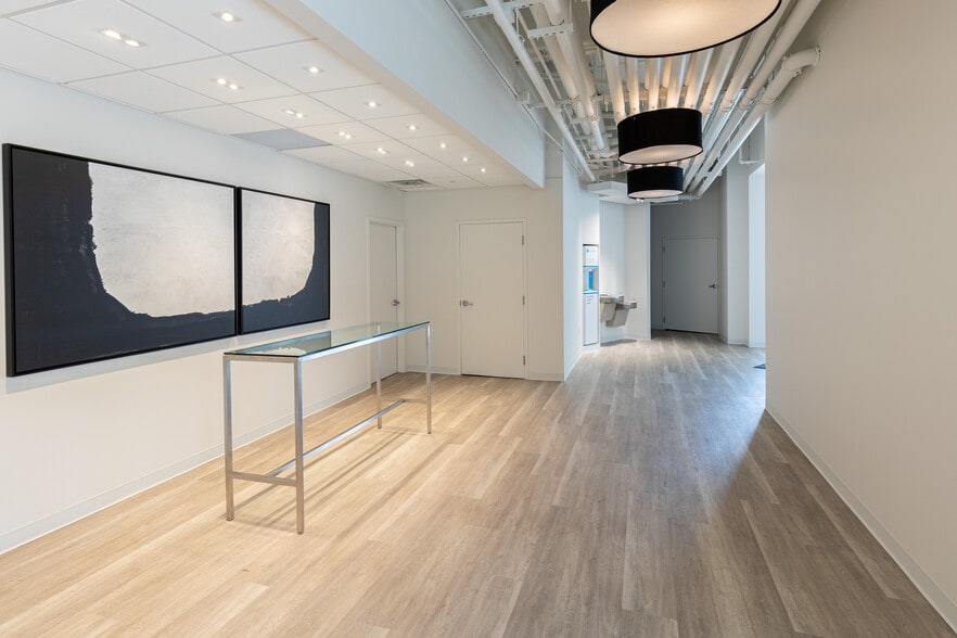 More Photos Of 5607 Baum Blvd, Pittsburgh Office For Lease