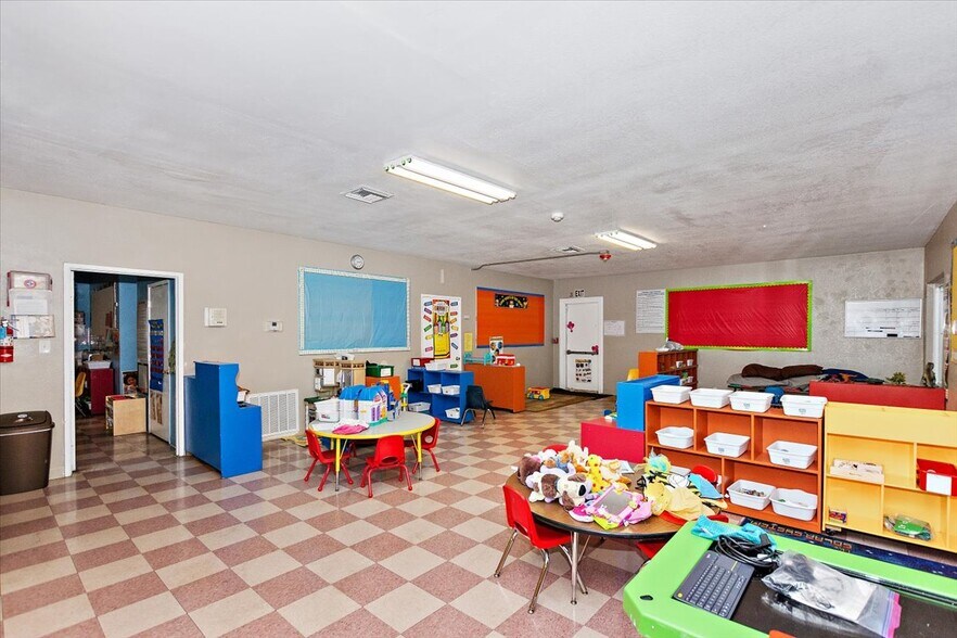 More Photos Of 1455 E Lynwood Dr, San Bernardino Schools For Sale