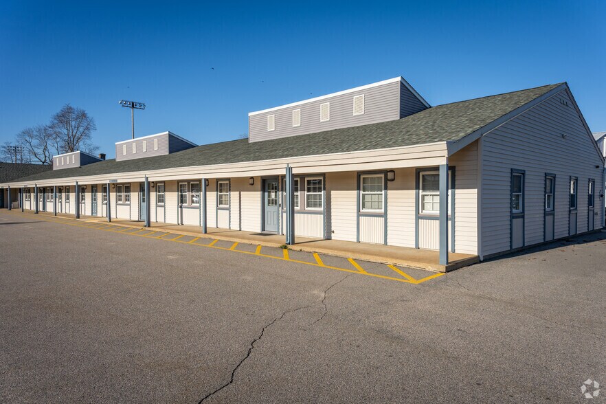 Primary Photo Of 131 Boston Post Rd, East Lyme Office For Lease