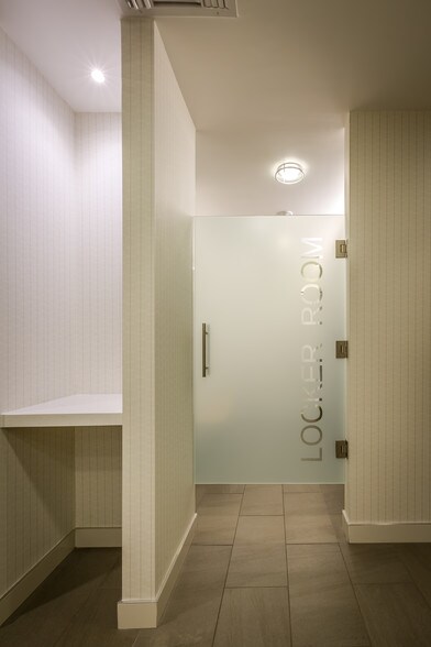 More Photos Of 9920 Pacific Heights Blvd, San Diego Office For Lease