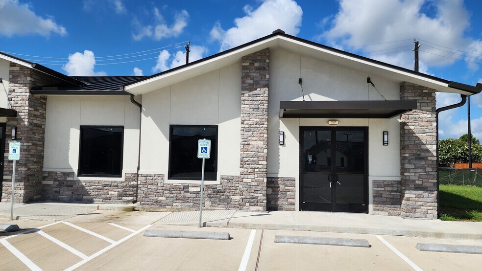 More Photos Of 1849 Forest Park Ln, Pearland Medical For Lease
