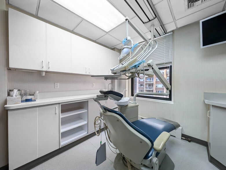 More Photos Of 121 E 60th St, New York Medical For Lease