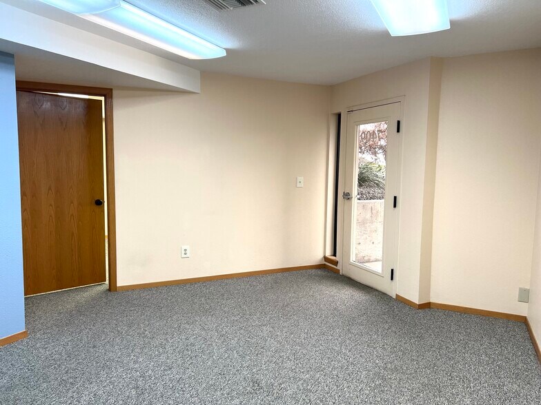 More Photos Of 7409 W Grandridge Blvd, Kennewick Office For Lease