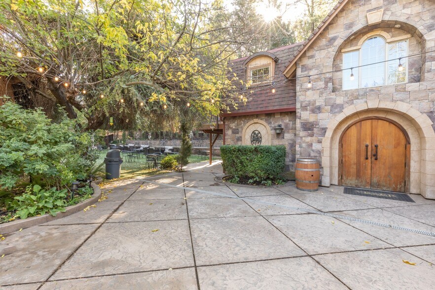 More Photos Of 2522 Mankas Corner Rd, Fairfield General Retail For Sale